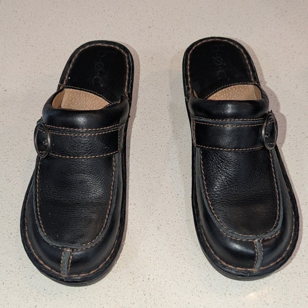 b.o.c. Leather Clogs Black Buckle Accent Mules Size 7 BC3150 - Picture 2 of 8